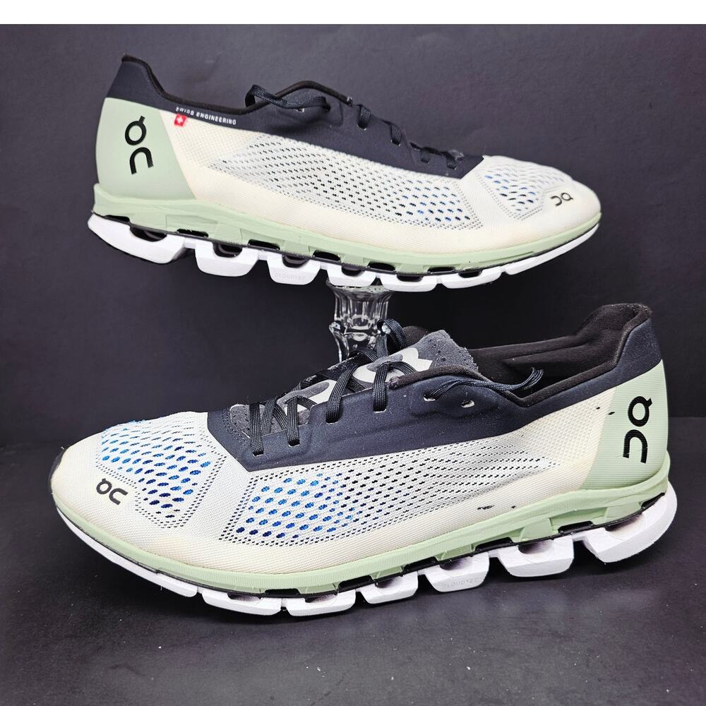 Oncloud Men 11 in green color